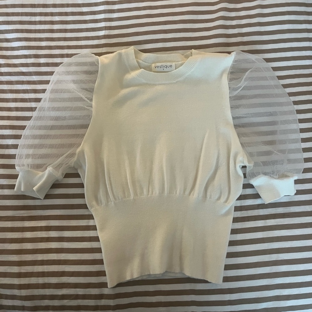 Vestique Off-White Short Sleeve Crop Top with Sheer Sleeves